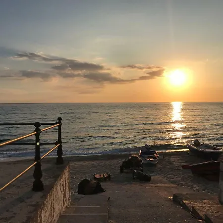 Direttamente A Mare *