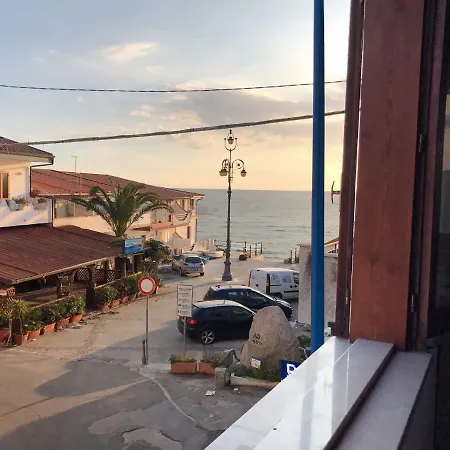 Daire Direttamente A Mare Capo Vaticano